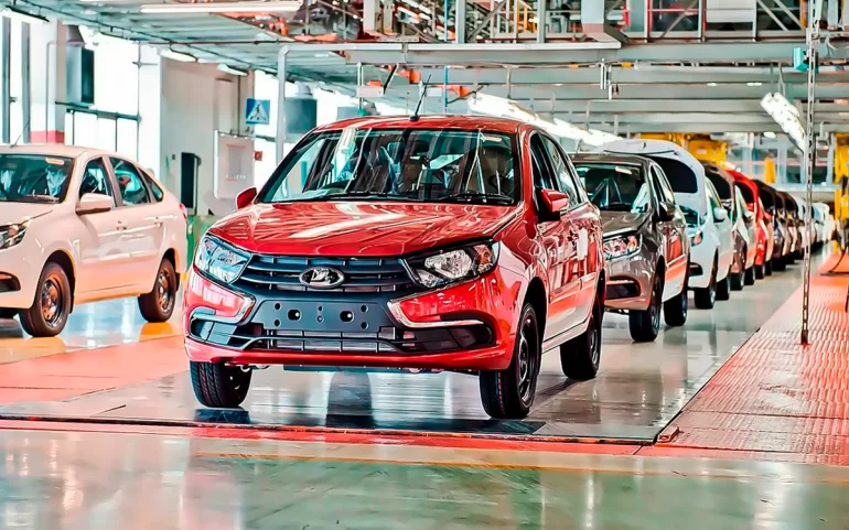 Когда возобновят покраску LADA в красный цвет, новые подробности